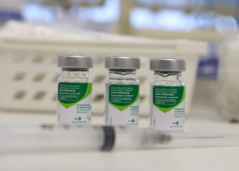 Vacinação contra gripe é ampliada para o público geral em cidades do centro-oeste e oeste de SP a partir desta segunda; saiba onde se vacinar